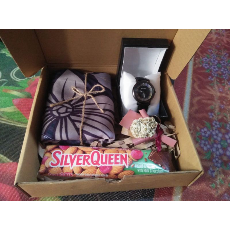 

hampers cewek/kado cewek/hampers hijab