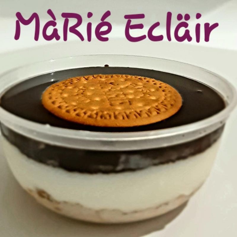 

MARIE ECLAIR Dessert Box