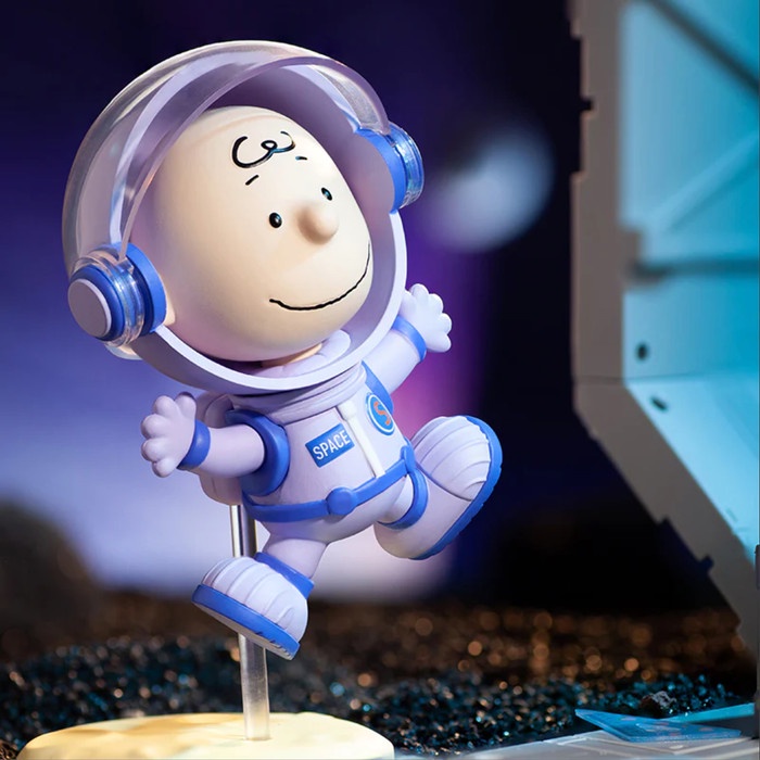 Pop Mart Peanuts Snoopy Space Exploration Peanuts Astronaut