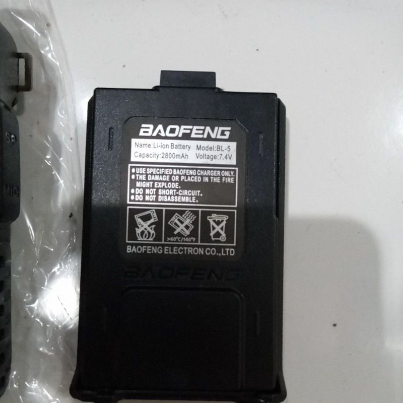 HT BAOFENG UV5R 2800 MAH UV 5R UV-5R 8 Watt W Bao feng VHF UHF Dualband Dual band vs 82 888S 888 S