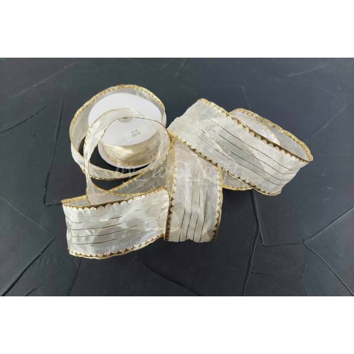 

Pita Organdi Gold Garis-Garis; Lebar 6.3 cm; Panjang 25 Yard