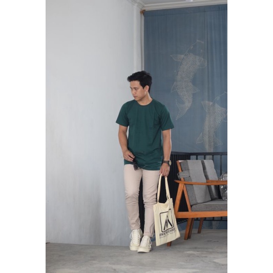 Kaos Polos Hijau Botol