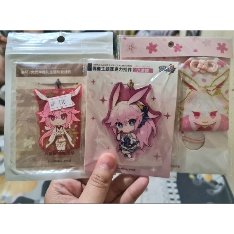 mihoyo honkai impact yae sakura keychain