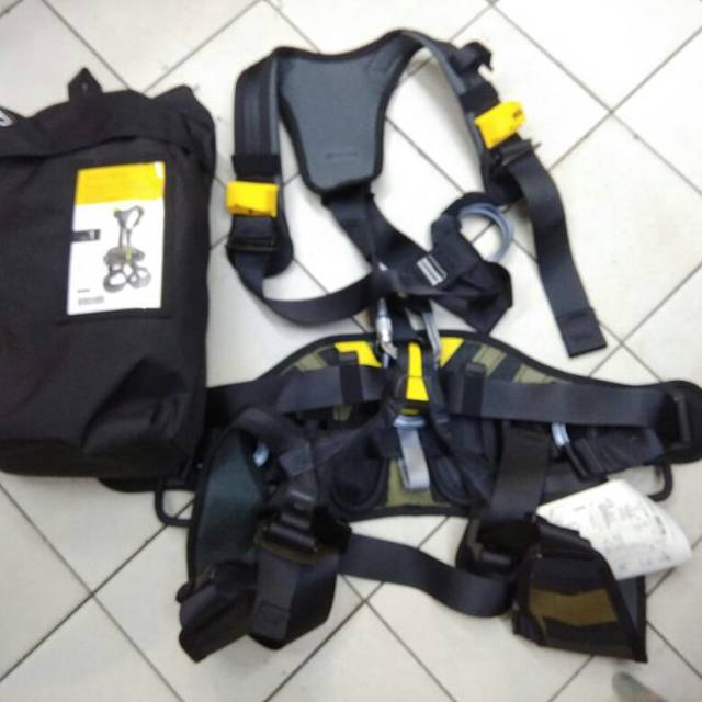 Boddy harness petzl avao