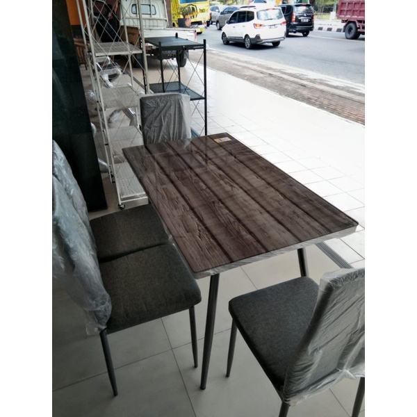 Meja makan besi / meja makan murah / meja makan kaca / meja makan