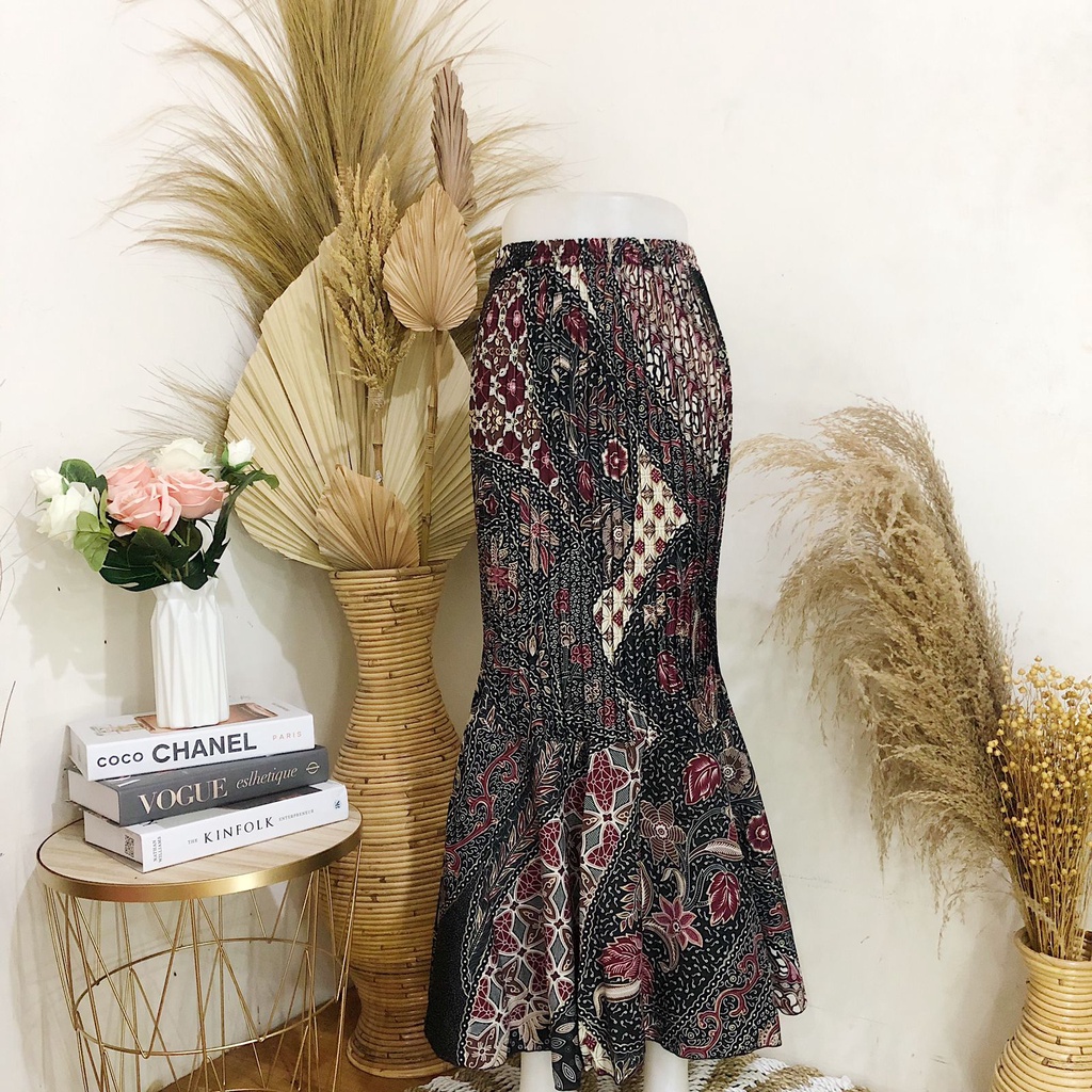 ROK BATIK DUYUNG PLISKET-Aurel Maroon