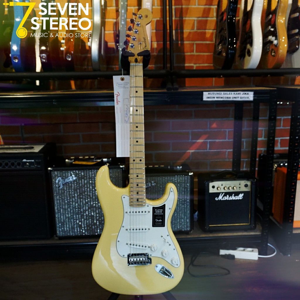 FENDER PLAYER STRATOCASTER STRAT MAPLE NECK BUTTERCREAM