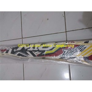 Stiker / Stripping / Lis Mio J Teen 2013 Putih