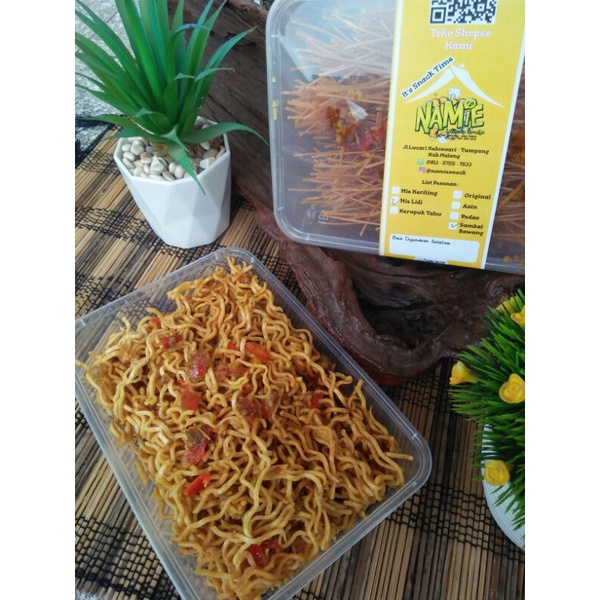 

Mie keriting pedas sambal bawang kemasan box 500 ml