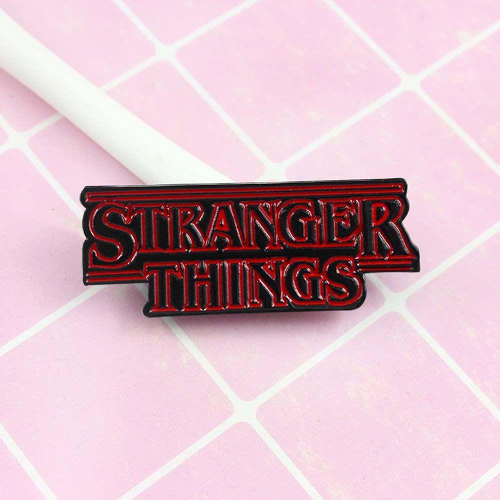 Agustinina Pertunjukan TV Stranger Things Kartun Mantel Perhiasan Aksesoris Stranger Things Anime Badge Lencana Pin Enamel Pin