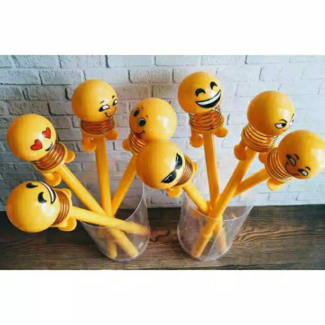 

Pulpen Gel Emoji Mantul Dan Karakter Superhero Bulpen Spring Doll