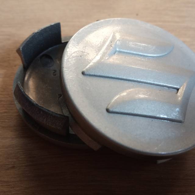 Dop center caps velg racing oem Suzuki APV