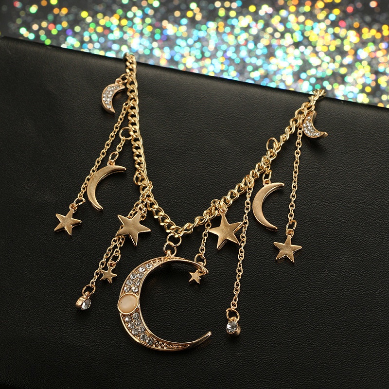 Kalung Rantai Choker Liontin Bulan Bintang Rumbai Bahan Alloy Aksen Berlian Untuk Wanita