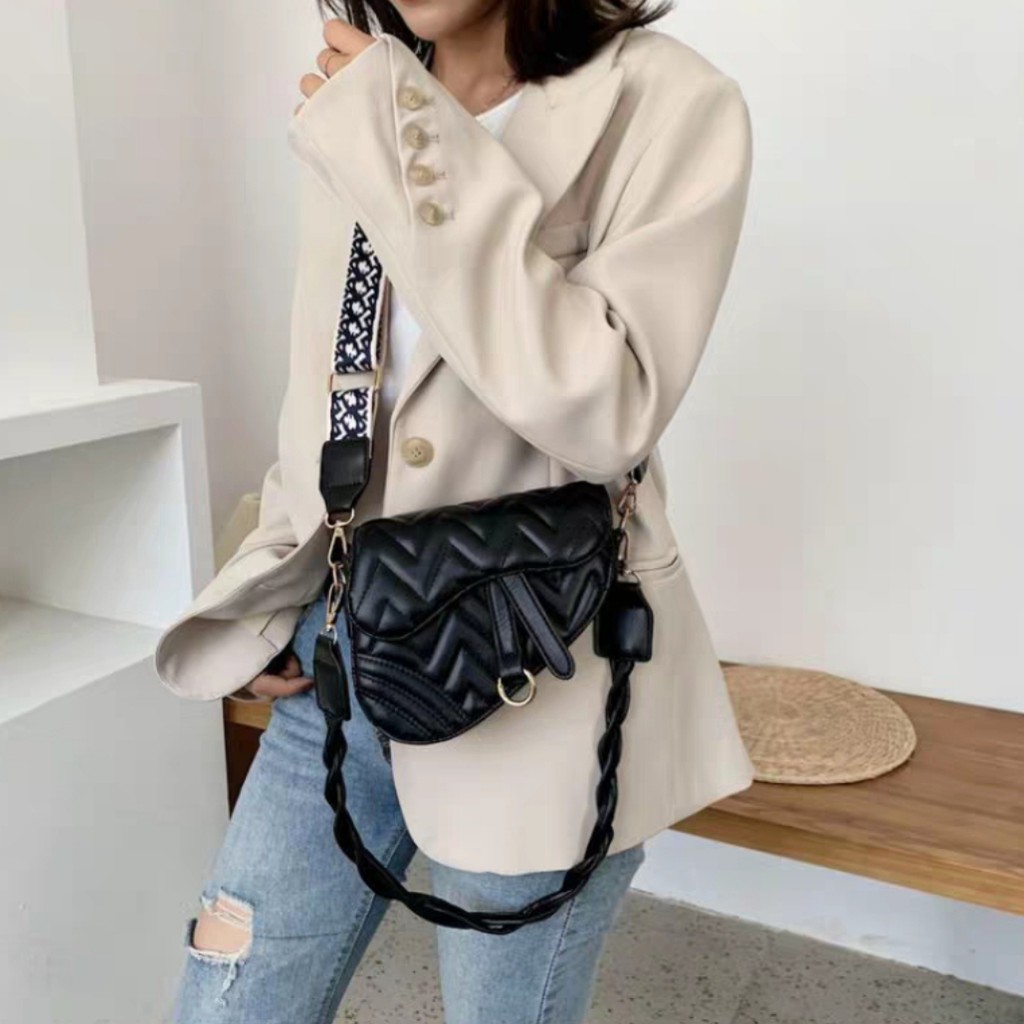 BJ57350 - BEIGE/BLACK - TAS SLEMPANG WAVE KEKINIAN HANDBAG SLEMPANG SLINGBAG CROSSBODY IMPORT TAS WANITA FASHION IMPORT MODIS ELEGAN TERMURAH TERLARIS TERBARU BAGSTORE JAKARTA TAS BATAM CR7350 GT1734 JT8350 LT2083 BQ3507 EL5899