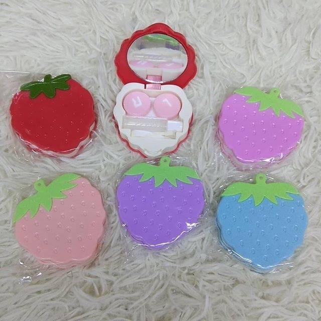 Lenscase strawberry no. 36 (wrn random)