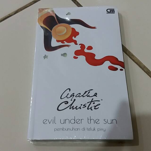 Novel Evil Under The Sun (Pembunuhan di Teluk Pixy) - Agatha Christie