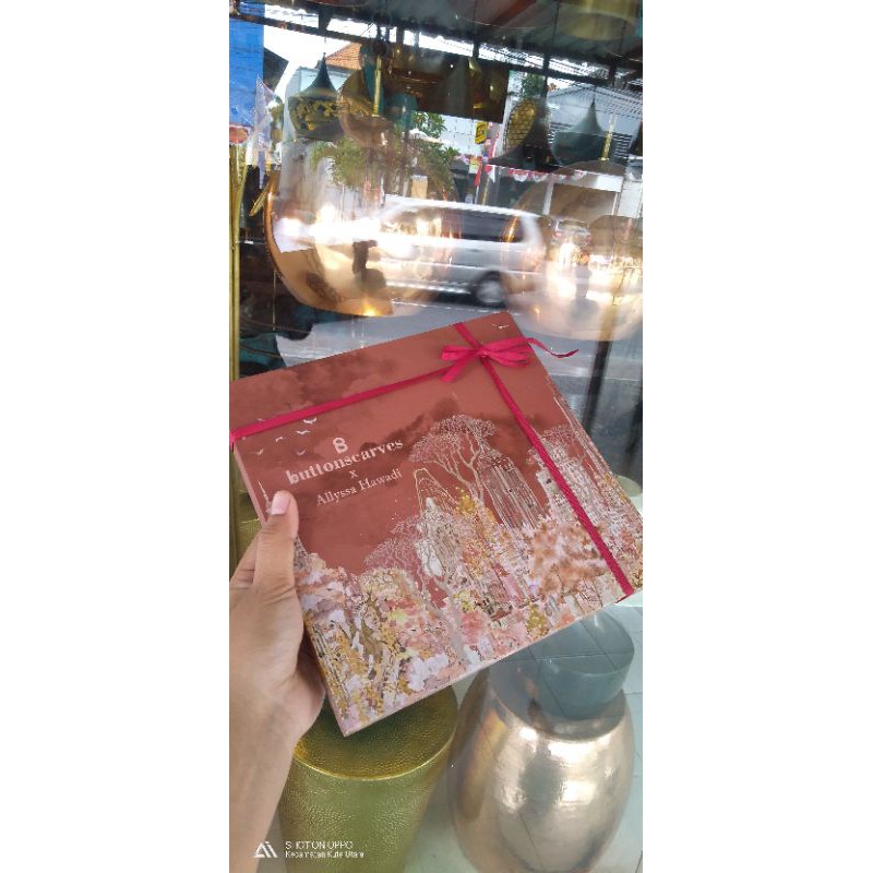 Buttonscarves new York series 1 Granita