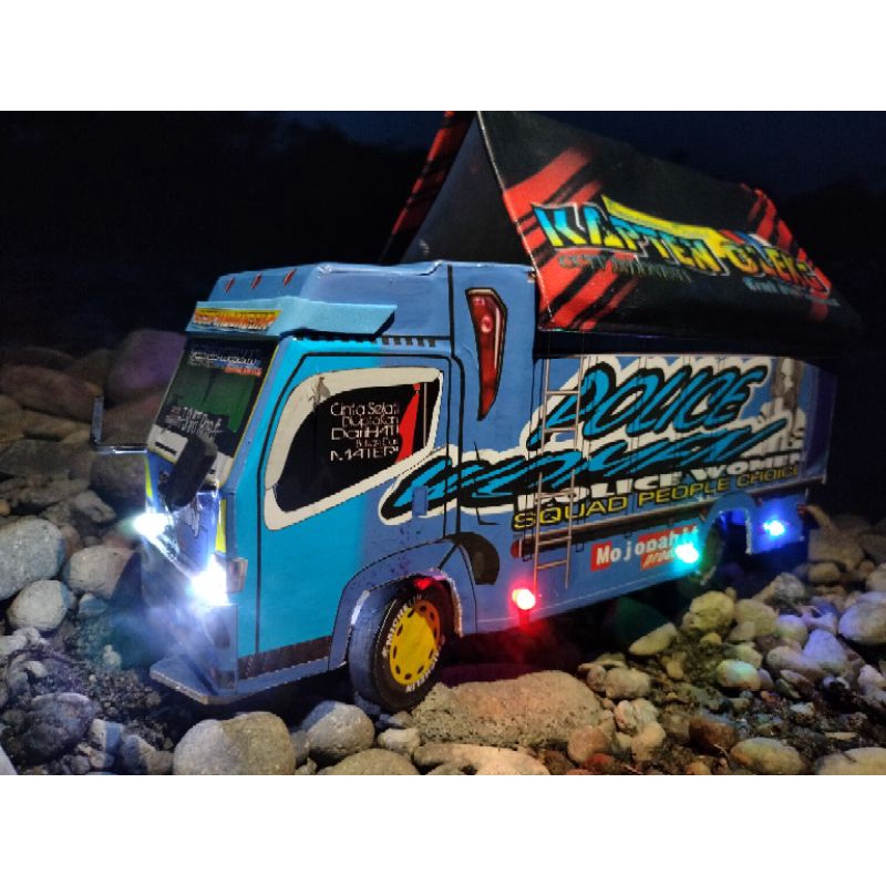 miniatur truck oleng BISA CUSTOM FOTO DAN NAMA DI PINTU BELAKANG