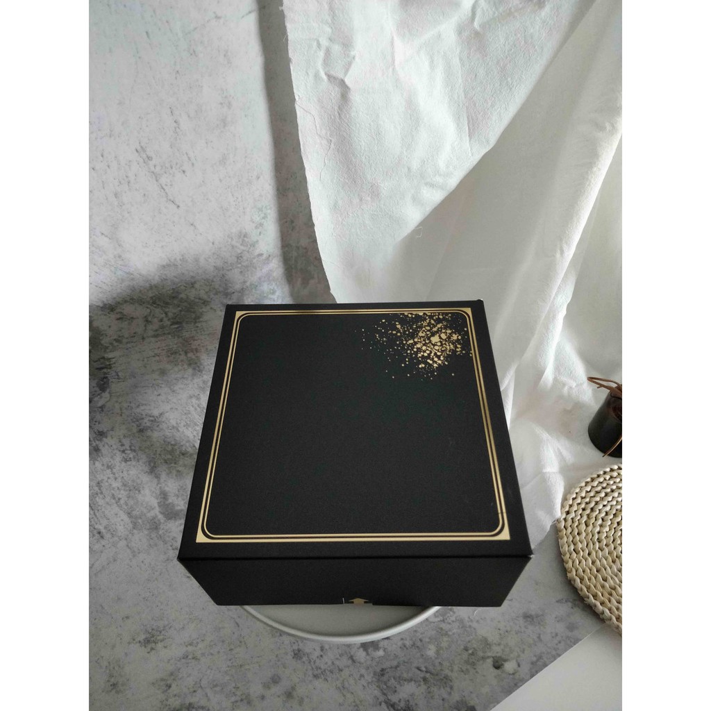 Kotak Motif Box Dus Kue Hitam Gold 20*20*10