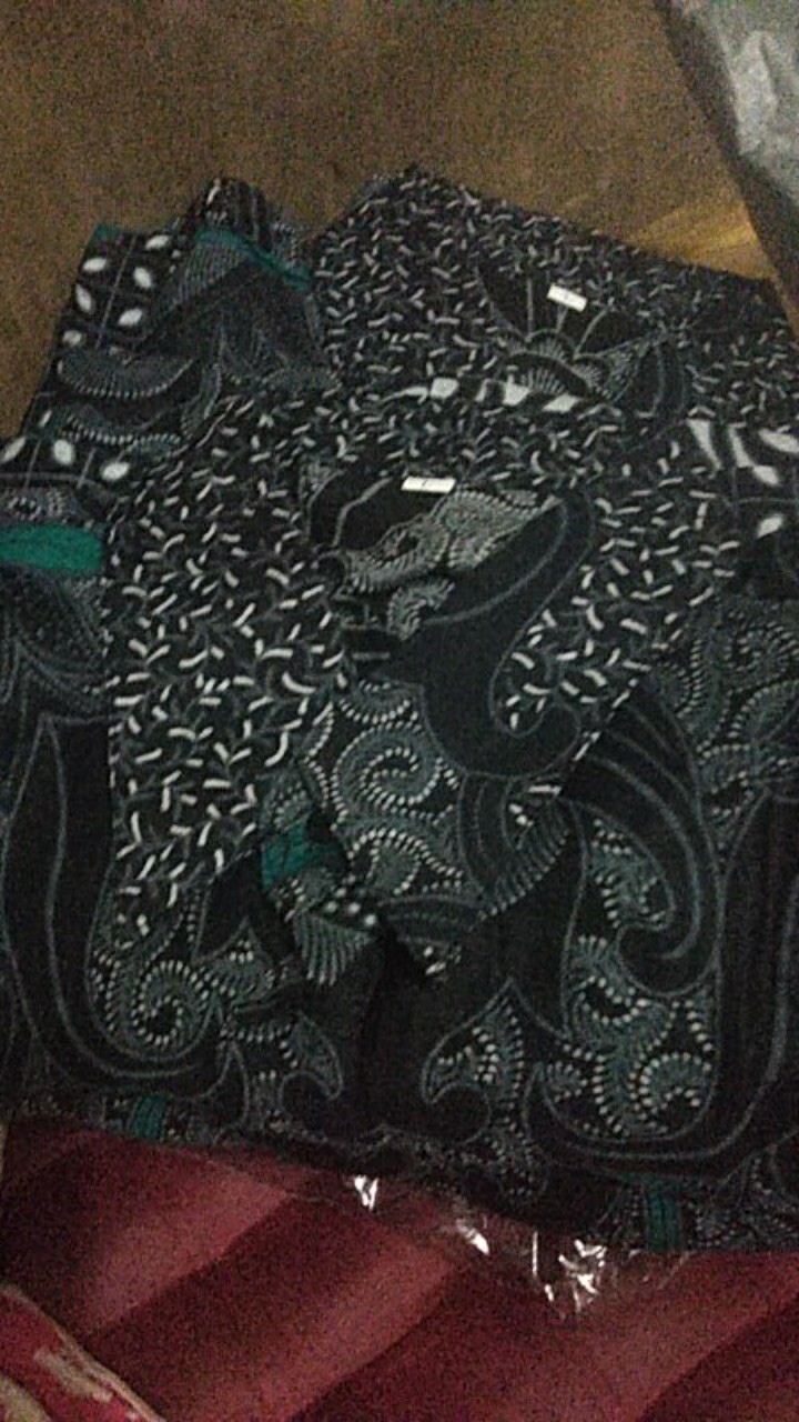 Batik Couple Keluarga, Baju Batik Couple Keluarga Ori Ndoro Jowi Dnt Dimensi Abu Set Couple Keluarga