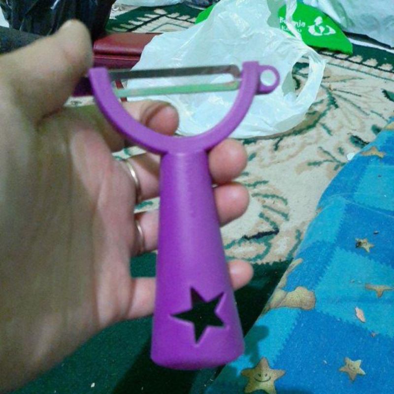 Pisau peeler tupperware ungu