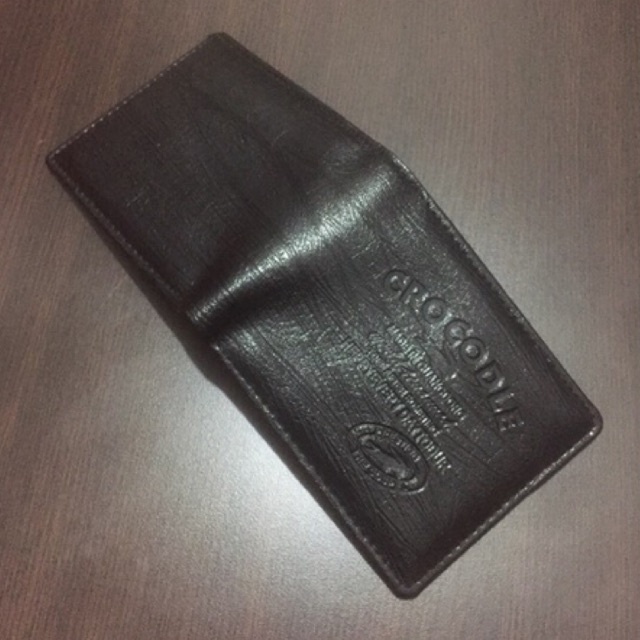 dompet lipat pria bahan kulit sintetis lokal urat ayu Bona #dompet #dompetpria #dompetcowok #dompetlokal