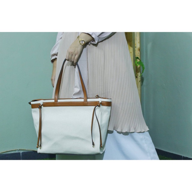 Tas Tote Bag Simple Wanita -  Cream - MANGO ORIGINAL - Tas Kuliah dan Kerja - Tas Murah