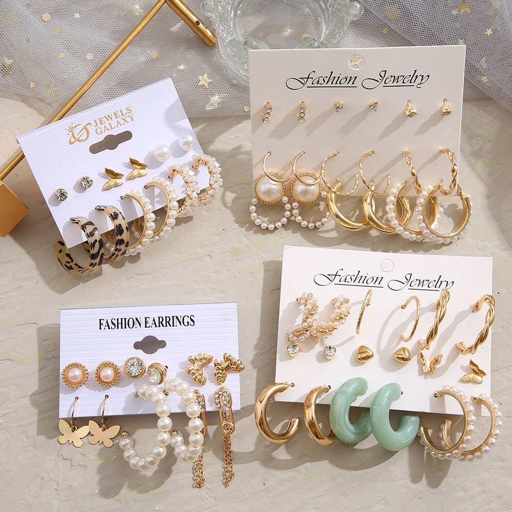 YEEZII Set Anting Stud Hias Liontin Kupu-Kupu Hati Berlian Mutiara Bahan Resin Untuk Wanita