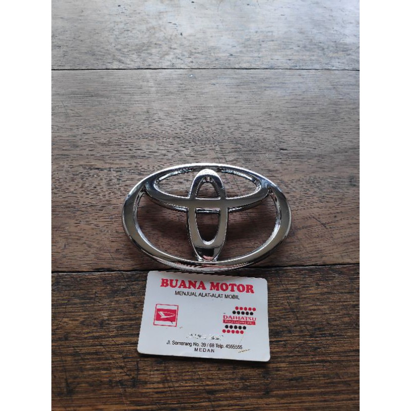 EMBLEM LOGO TOYOTA INNOVA