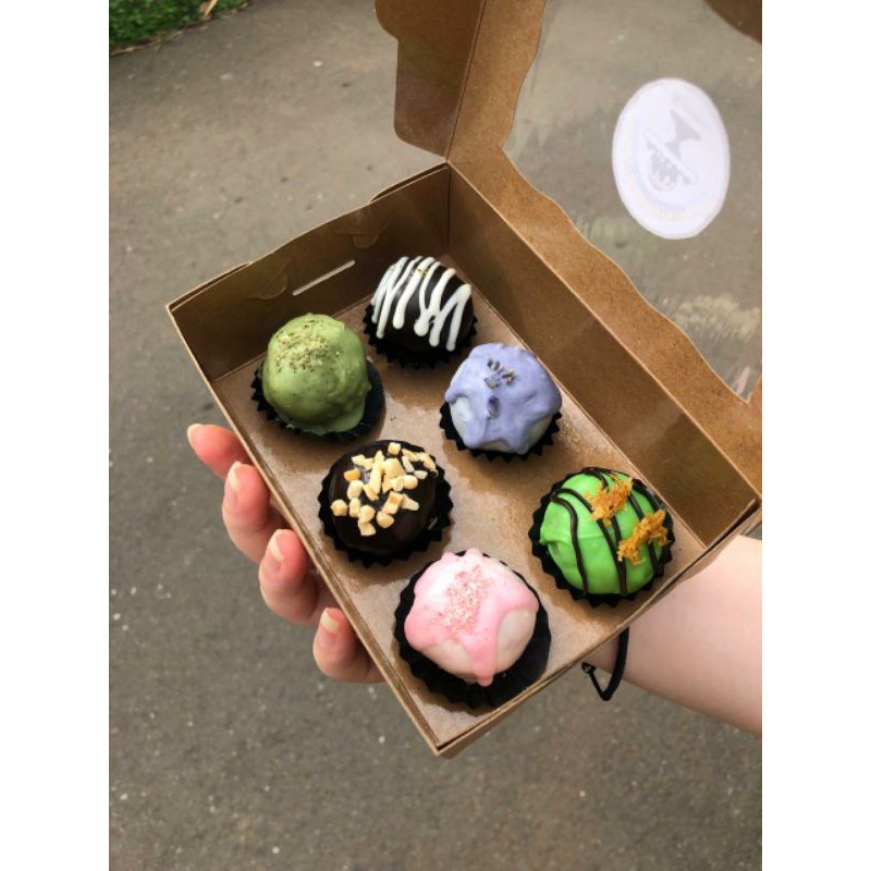 

Mix Box Rum Balls