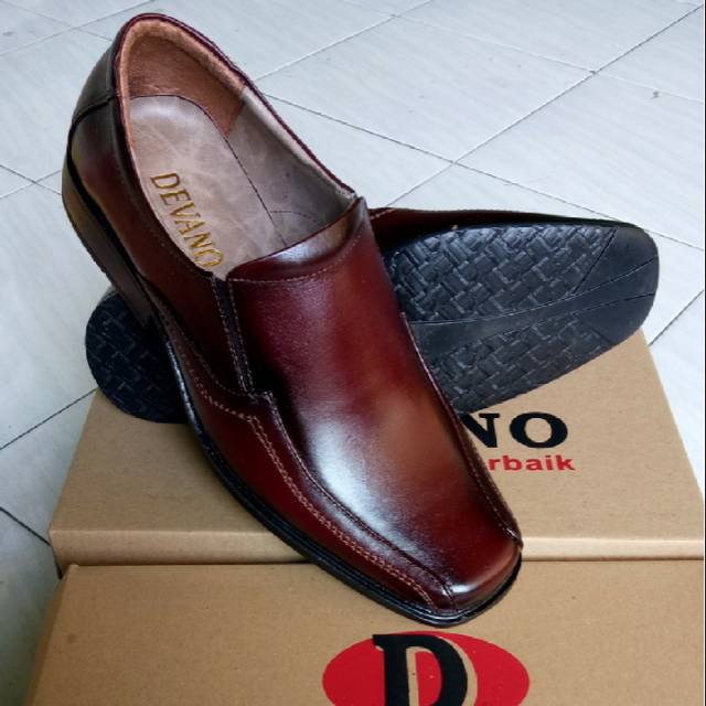 Sepatu Kulit Devano 920