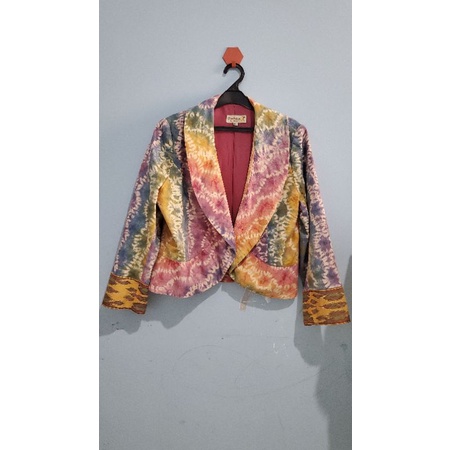 BOOKED Preloved Blazer Dian Pelangi