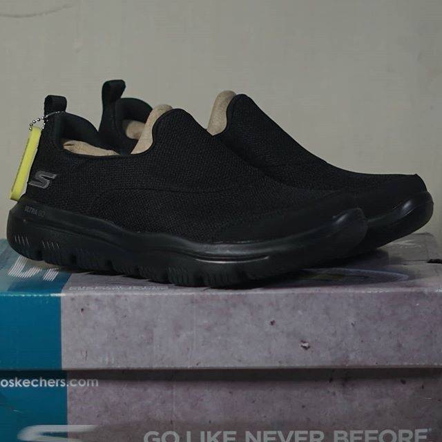SKECHERS GO WALK EVOLUTION ULTRA