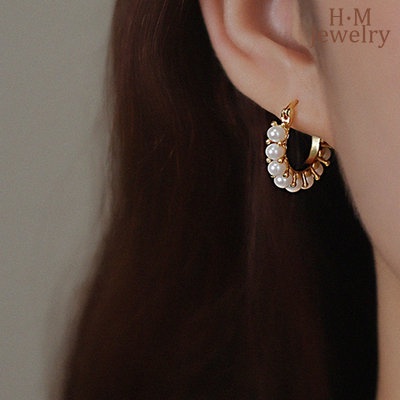 Anting Klip Warna Emas Aksen Mutiara Gaya Retro Untuk Hadiah