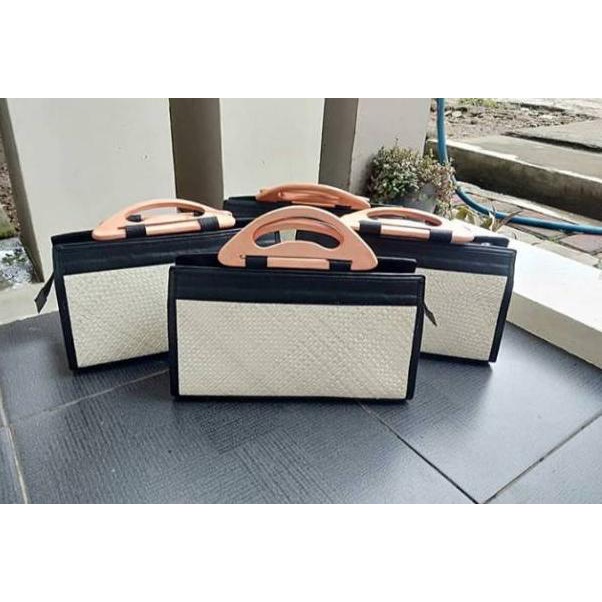 BIG SALES Q8836 TAS SELEMPANG KOTAK HANDLE KAYU MAHKOTA tas anyaman pandan tas enik れ