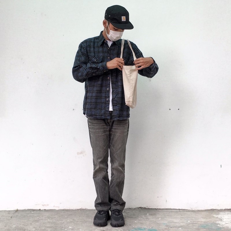 Kemeja Outer Flannel bahan wool dua saku motif vintage