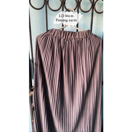 preloved rok plisket premium