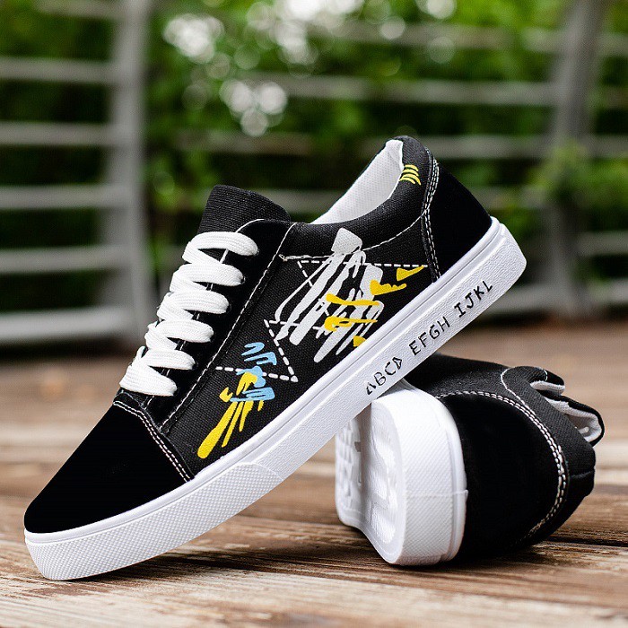 BISA COD! Sepatu Sneakers Pria Sepatu Canvas Kekinian Import 116345