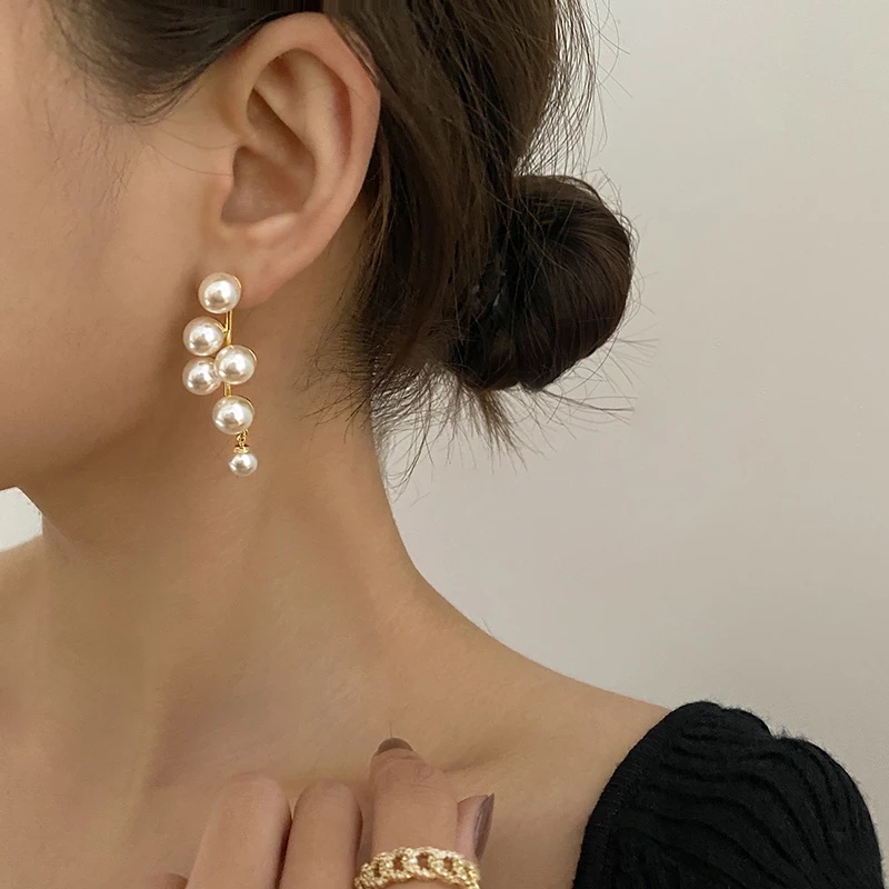 1 Pasang Anting Stud Panjang Desain Anggur Aksen Mutiara Simulasi Gaya Bohemian Korea Untuk Wanita