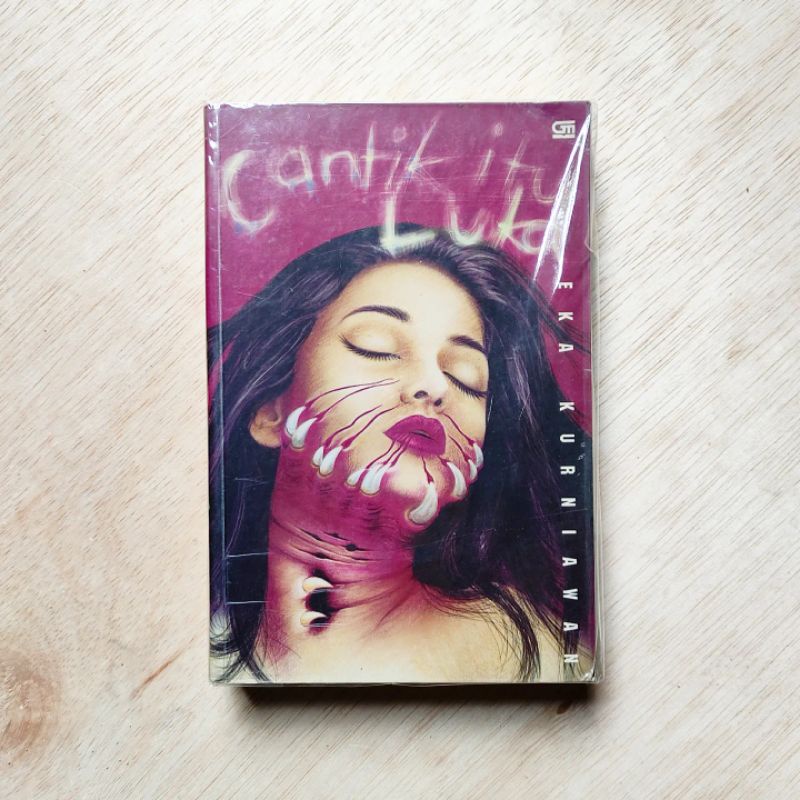 CANTIK ITU LUKA. EKA KURNIAWAN. ORIGINAL COVER LAMA