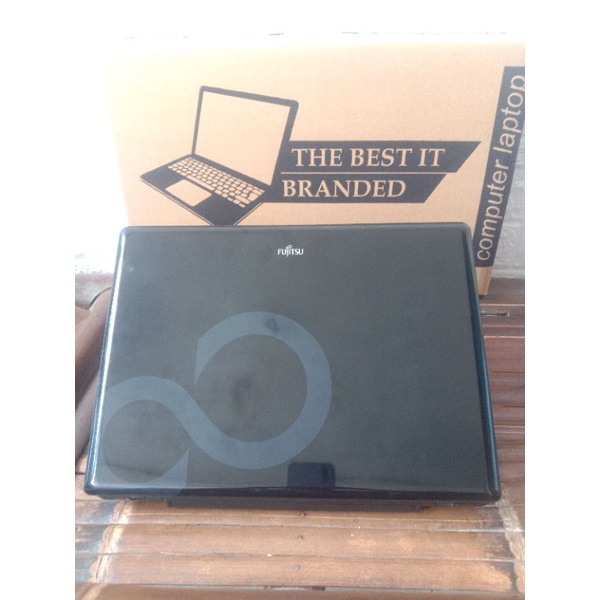laptop Fujitsu L1010 mulus core2 duo ram 4 GB  sery tinggi second