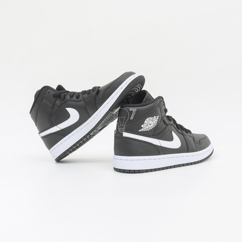 Air Jordan 1 Mid Black White