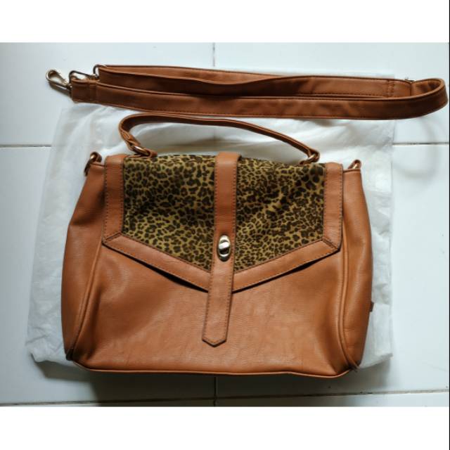 Preloved Tas Wanita Murah (Sling Bag) Marie Claire Original