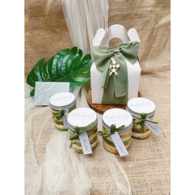 

hampers idul fitri lebaran cake in jar klepon cake