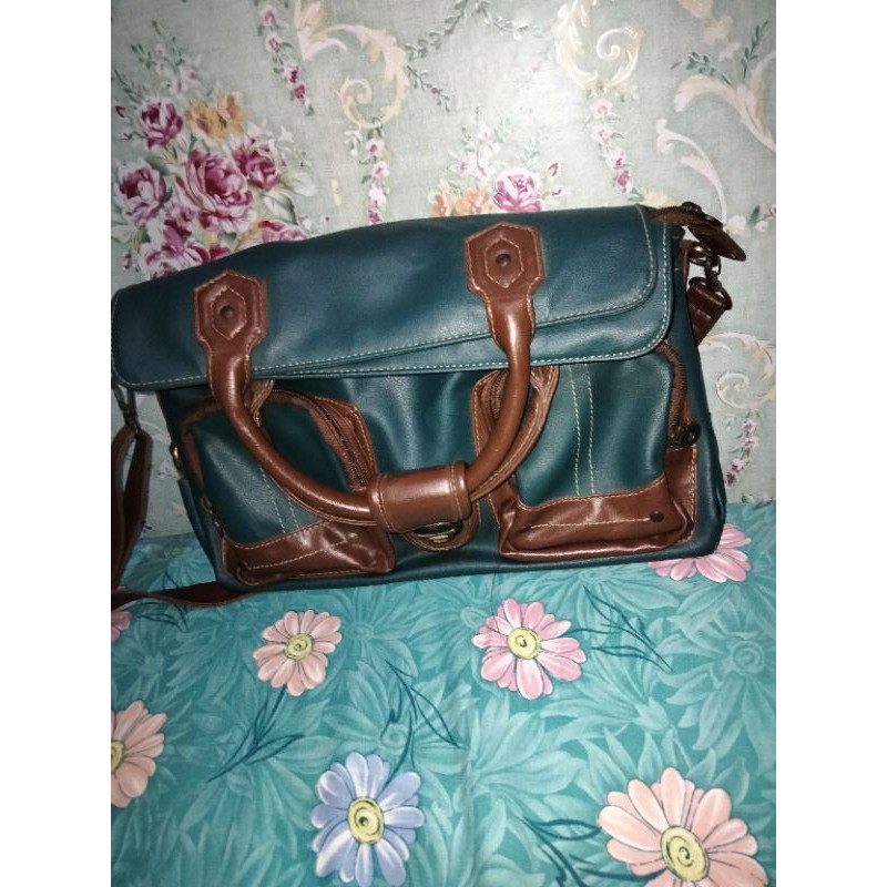 TAS SOPHIE MARTIN PARIS ORIGINAL BERWARNA HIJAU BOTOL BERBAHAN KULIT SINTETIS/PRELOVED