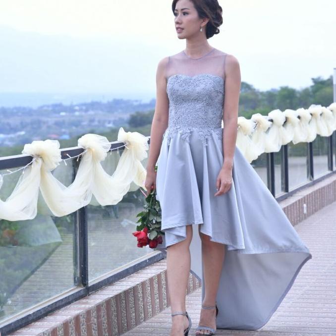 Baju / Gaun Pesta Preloved Abu-abu Silver