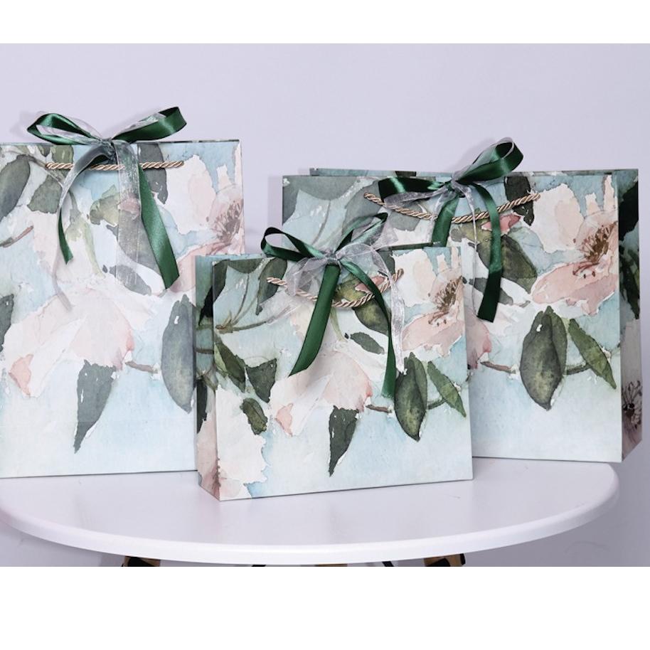 

Model Terkini QBPJP Premium Paperbag kado/ Kantong kado / Paperbag gift/ KANTONG TAS KARTON /paper b