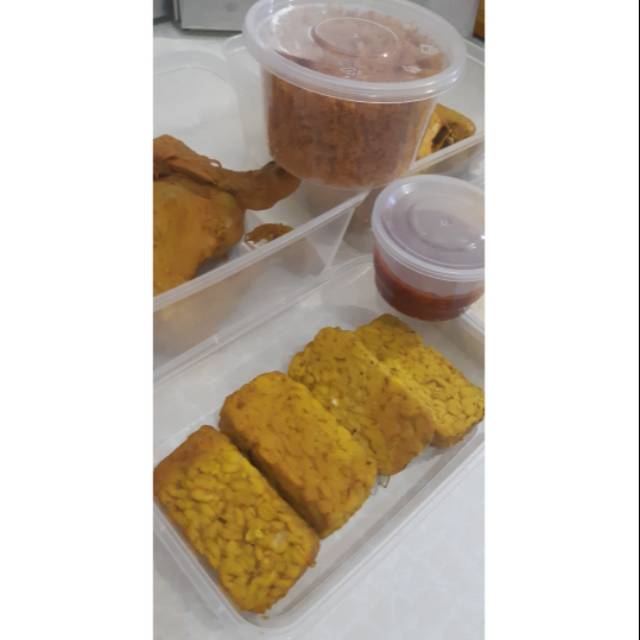 

Tempe isi 4 potong ( belum digoreng)