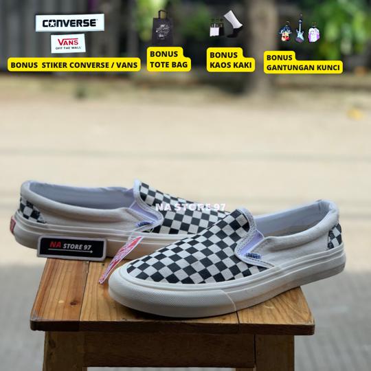 (BONUS KAOS KAKI DAN STIKER) VANS SLIP ON OG CHECKERBOARD BLACK WHITE WAFFLE DT GRADE ORI BNIB