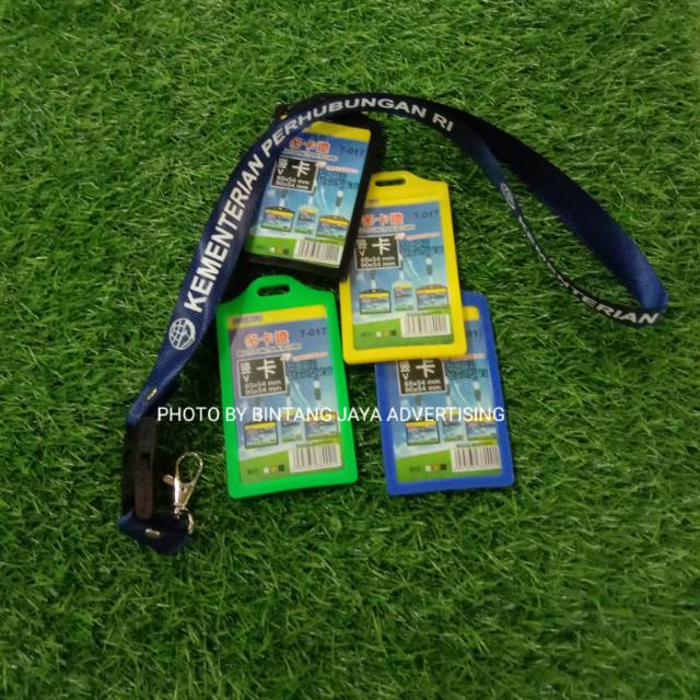 

TALI LANYARD KEMENTERIAN PERHUBUNGAN RI PLUS CARD HOLDER ANEKA WARNA